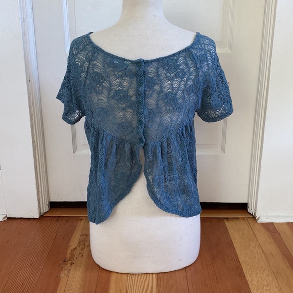 Urban Outfitters Kimchi Blue Short Sleeve Lace Top Large - Picture 3 of 4